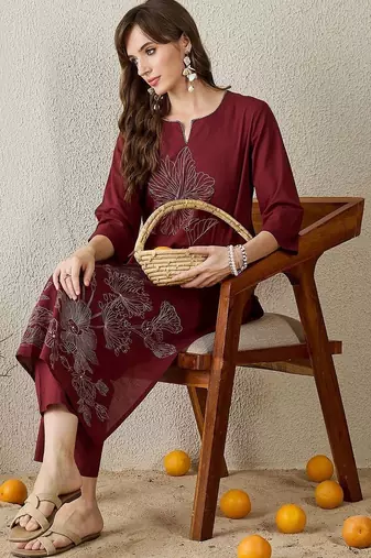 Women Floral Embroidered Thread Work Cotton Kurta with Trousers