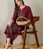 Women Floral Embroidered Thread Work Cotton Kurta with Trousers