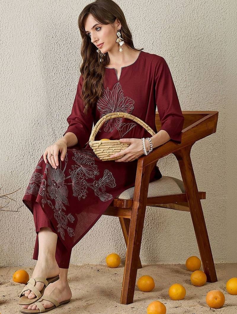 Women Floral Embroidered Thread Work Cotton Kurta with Trousers