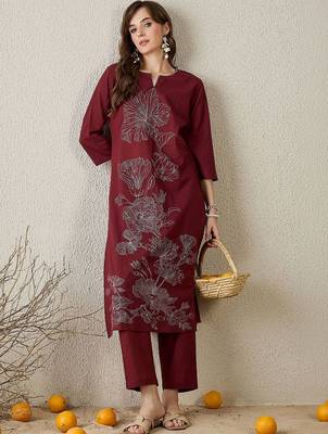 Women Floral Embroidered Thread Work Cotton Kurta with Trousers 2