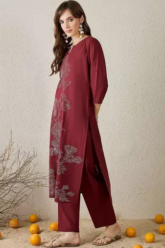 Women Floral Embroidered Thread Work Cotton Kurta with Trousers