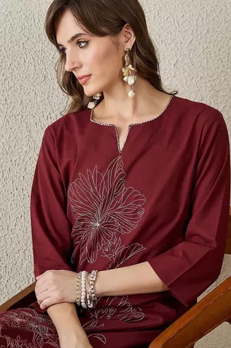 Women Floral Embroidered Thread Work Cotton Kurta with Trousers
