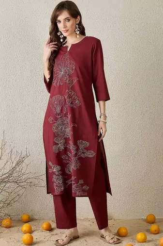Women Floral Embroidered Thread Work Cotton Kurta with Trousers