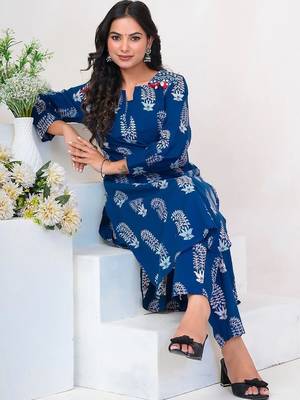 Women Ethnic Motifs Printed Beads and Stones Cotton Kurta with Trousers 4