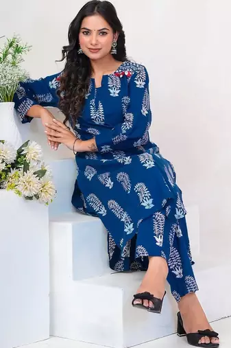 Women Ethnic Motifs Printed Beads and Stones Cotton Kurta with Trousers