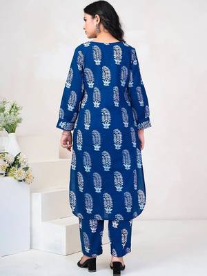 Women Ethnic Motifs Printed Beads and Stones Cotton Kurta with Trousers 5