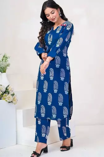 Women Ethnic Motifs Printed Beads and Stones Cotton Kurta with Trousers