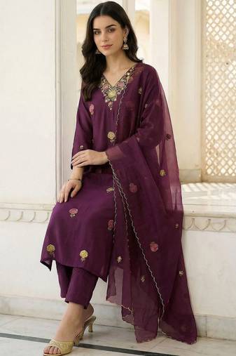 Women Ethnic Motifs Embroidered Thread Work Kurta with Trousers & With Dupatta