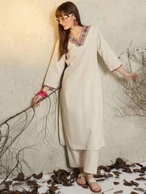 Ethnic Motifs Embroidered V-Neck Straight Thread Work Kurta With Trouser 5