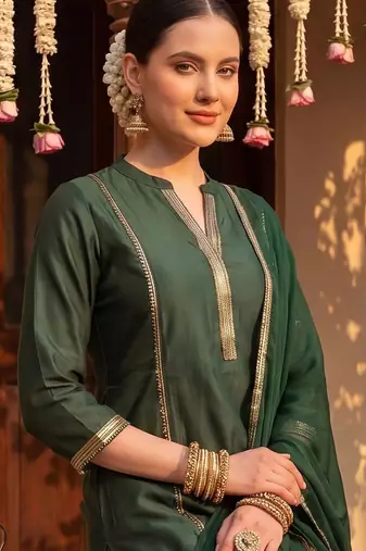 Women Panelled Liva Kurta with Trousers & With Dupatta