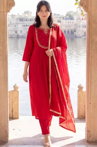 Women Embroidered Empire Thread Work Kurta with Trousers & With Dupatta