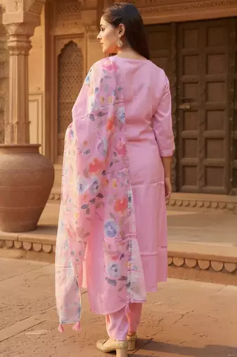 Floral Printed Mandarin Collar Kurta With Trousers & Dupatta