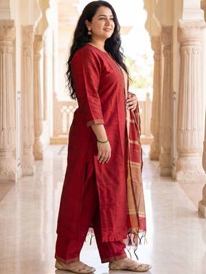Women Ethnic Motifs Embroidered Thread Work Kurta with Trousers & With Dupatta 4