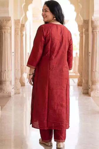 Women Ethnic Motifs Embroidered Thread Work Kurta with Trousers & With Dupatta