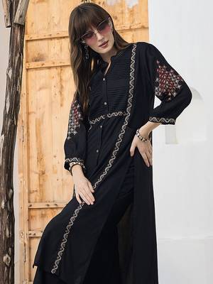 Women Ethnic Motifs Embroidered Kurta with Trousers 7