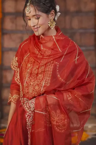 Ethnic Motifs Embroidered Liva Straight Kurta With Trousers & Dupatta