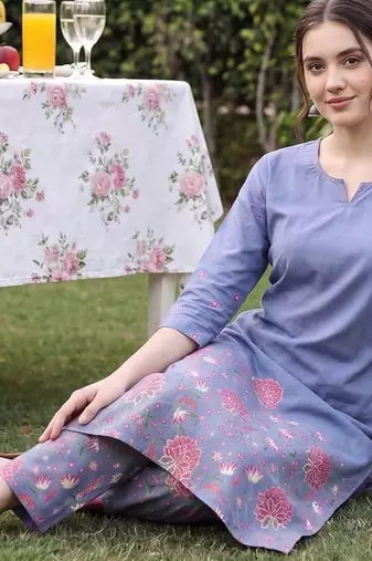 Women Floral Printed Cotton Kurta with Trousers