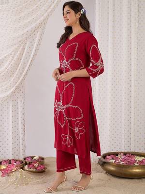 Floral Embroidered Beads And Stones Straight Kurta With Palazzos 5
