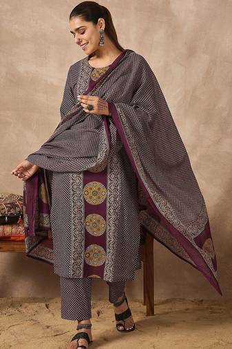 Women Ethnic Motifs Printed Cotton Kurta with Trousers & With Dupatta