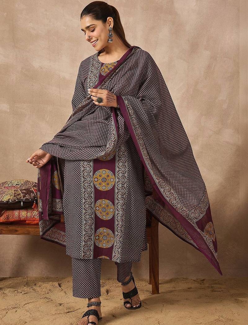 Women Ethnic Motifs Printed Cotton Kurta with Trousers & With Dupatta