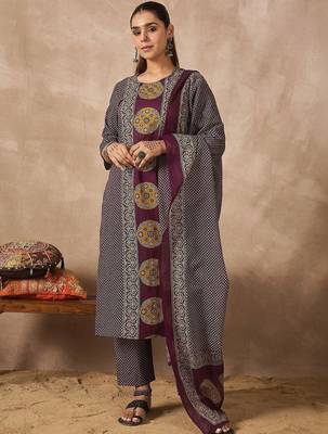 Women Ethnic Motifs Printed Cotton Kurta with Trousers & With Dupatta 4