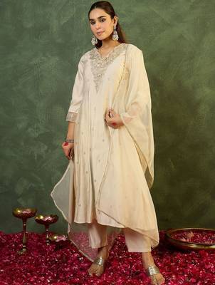 Ethnic Motifs Embroidered Panelled Thread Work Liva Kurta with Trousers & Dupatta 1