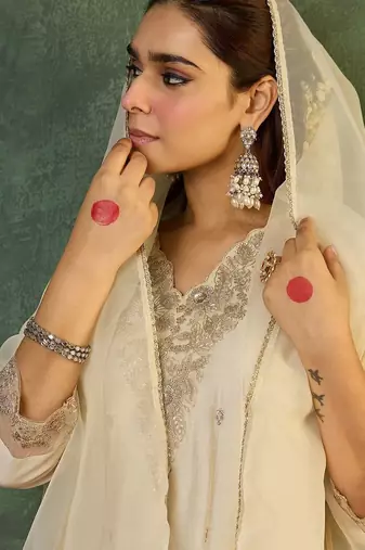 Ethnic Motifs Embroidered Panelled Thread Work Liva Kurta with Trousers & Dupatta