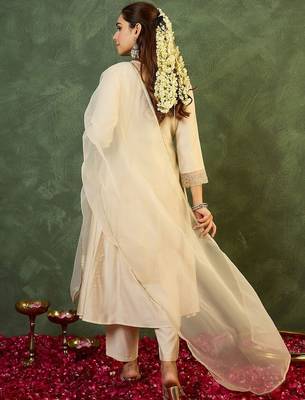 Ethnic Motifs Embroidered Panelled Thread Work Liva Kurta with Trousers & Dupatta 4
