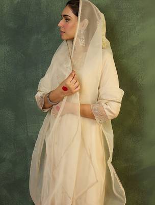 Ethnic Motifs Embroidered Panelled Thread Work Liva Kurta with Trousers & Dupatta 6