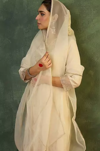 Ethnic Motifs Embroidered Panelled Thread Work Liva Kurta with Trousers & Dupatta