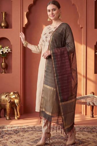 Women Ethnic Motifs Embroidered Thread Work Kurta with Trousers & With Dupatta