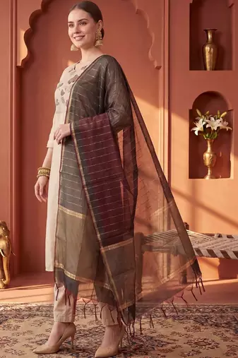 Women Ethnic Motifs Embroidered Thread Work Kurta with Trousers & With Dupatta