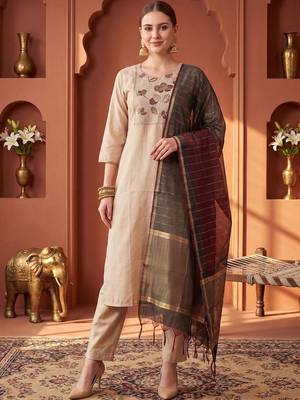 Women Ethnic Motifs Embroidered Thread Work Kurta with Trousers & With Dupatta 6