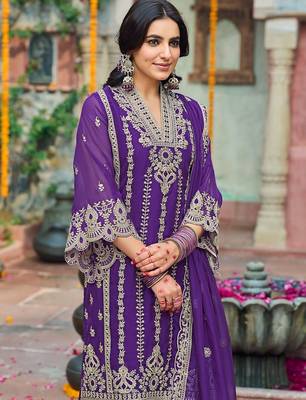 Floral Embroidered V-Neck Zari Organza Straight Kurta With Trousers And Dupatta 1