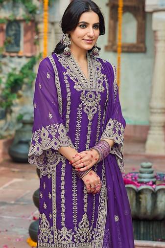 Floral Embroidered V-Neck Zari Organza Straight Kurta With Trousers And Dupatta