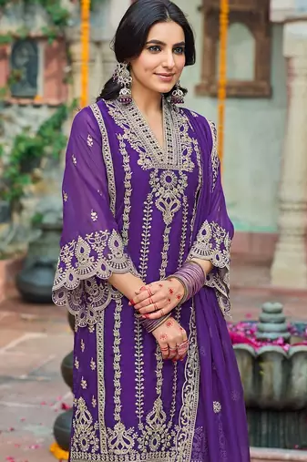 Floral Embroidered V-Neck Zari Organza Straight Kurta With Trousers And Dupatta