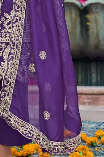 Floral Embroidered V-Neck Zari Organza Straight Kurta With Trousers And Dupatta
