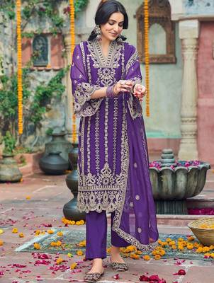 Floral Embroidered V-Neck Zari Organza Straight Kurta With Trousers And Dupatta 5
