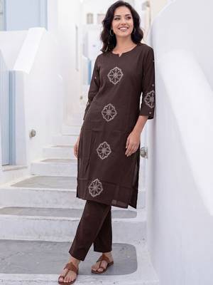 Women Ethnic Motifs Embroidered Thread Work Cotton Kurta with Trousers 1
