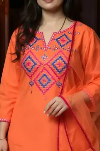 Women Geometric Embroidered V-Neck Mirror Work Kurta with Trousers & Dupatta