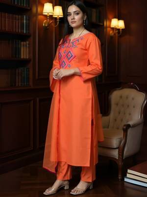 Women Geometric Embroidered V-Neck Mirror Work Kurta with Trousers & Dupatta 5