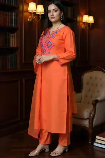 Women Geometric Embroidered V-Neck Mirror Work Kurta with Trousers & Dupatta