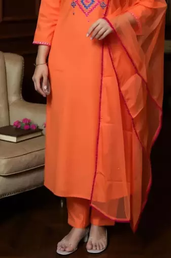 Women Geometric Embroidered V-Neck Mirror Work Kurta with Trousers & Dupatta