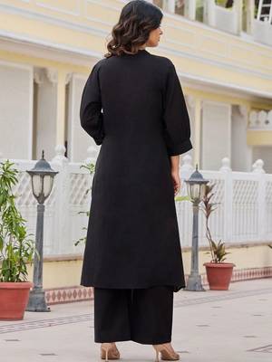 Women Animal Embroidered Thread Work Cotton Kurta with Palazzos 7