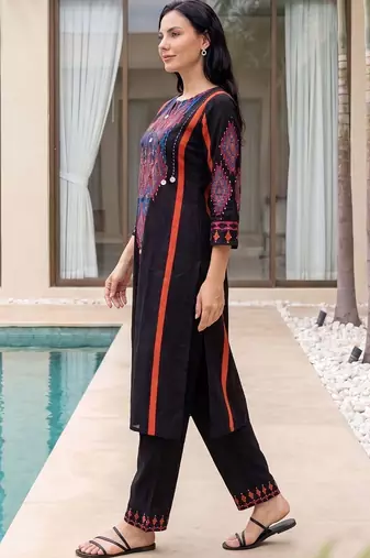 Women Ethnic Motifs Printed Cotton Kurta with Trousers
