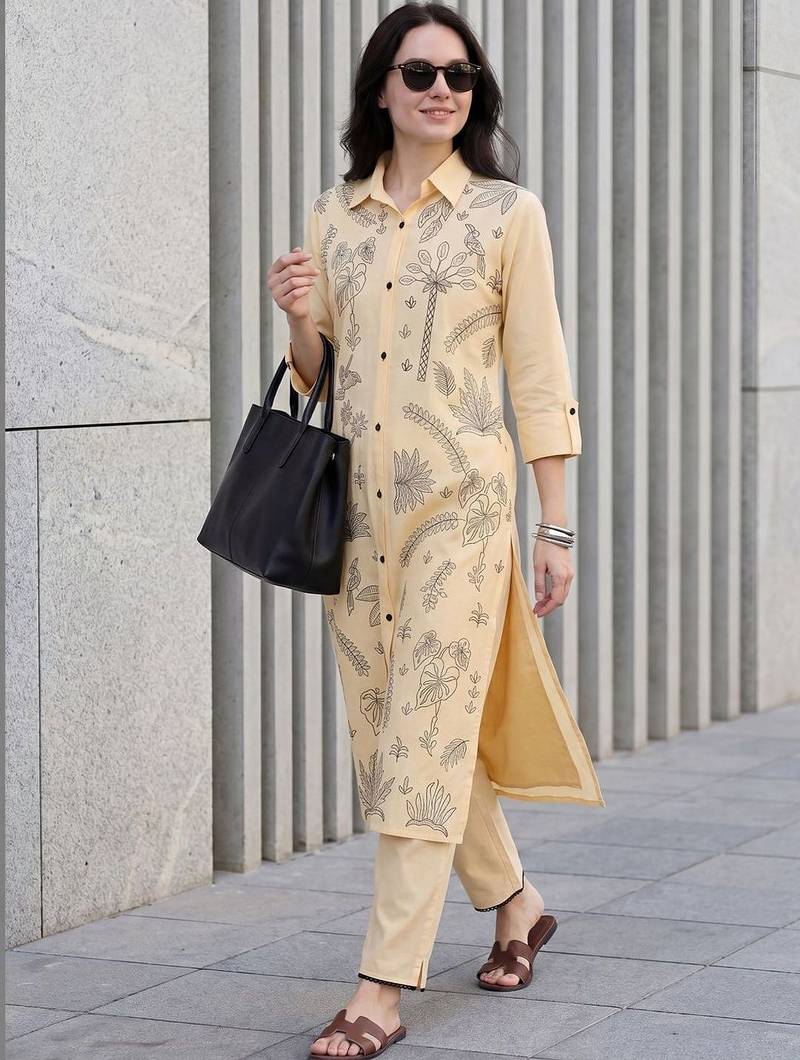 Women Ethnic Motifs Printed Cotton Kurta with Trousers