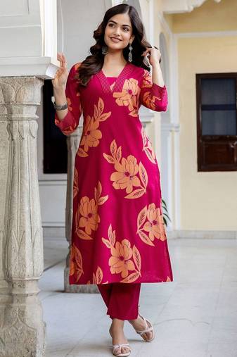 Women Floral Printed Cotton Kurta with Trousers
