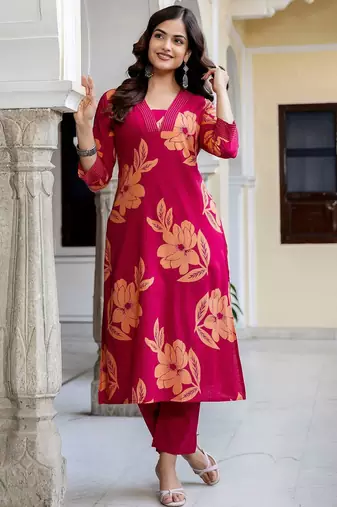 Women Floral Printed Cotton Kurta with Trousers