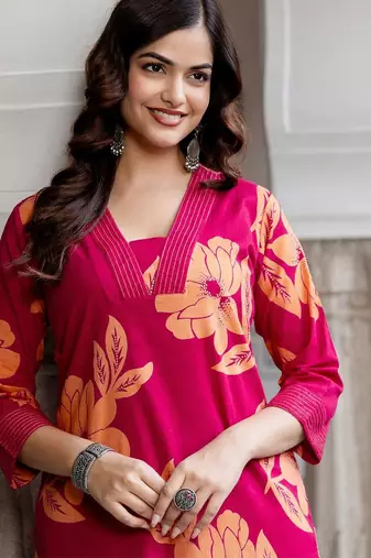 Women Floral Printed Cotton Kurta with Trousers