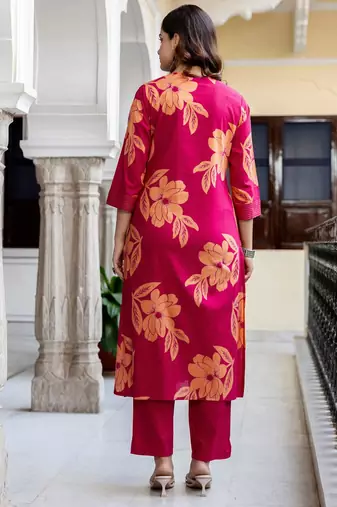 Women Floral Printed Cotton Kurta with Trousers